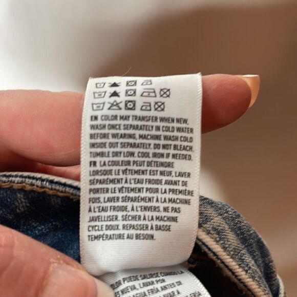 American Eagle High Rise Shortie Distressed Jean Shorts. Size 2. - Picture 10 of 11